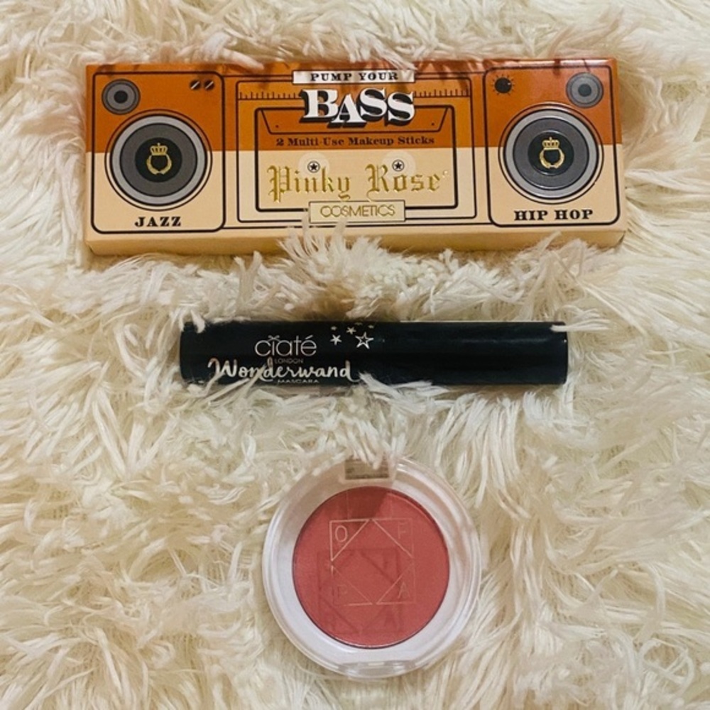 Highlighter. Bronzer. Blush. Mascara bundle/lot